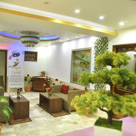 Rnb Select Vijay Delux Hotel Sultānpur Buitenkant foto